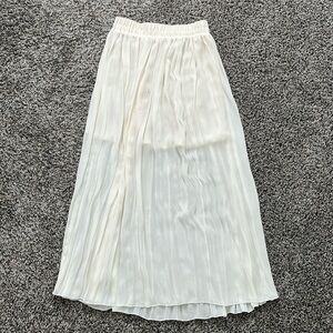 H&M Pleated Skirt - Cream - Small